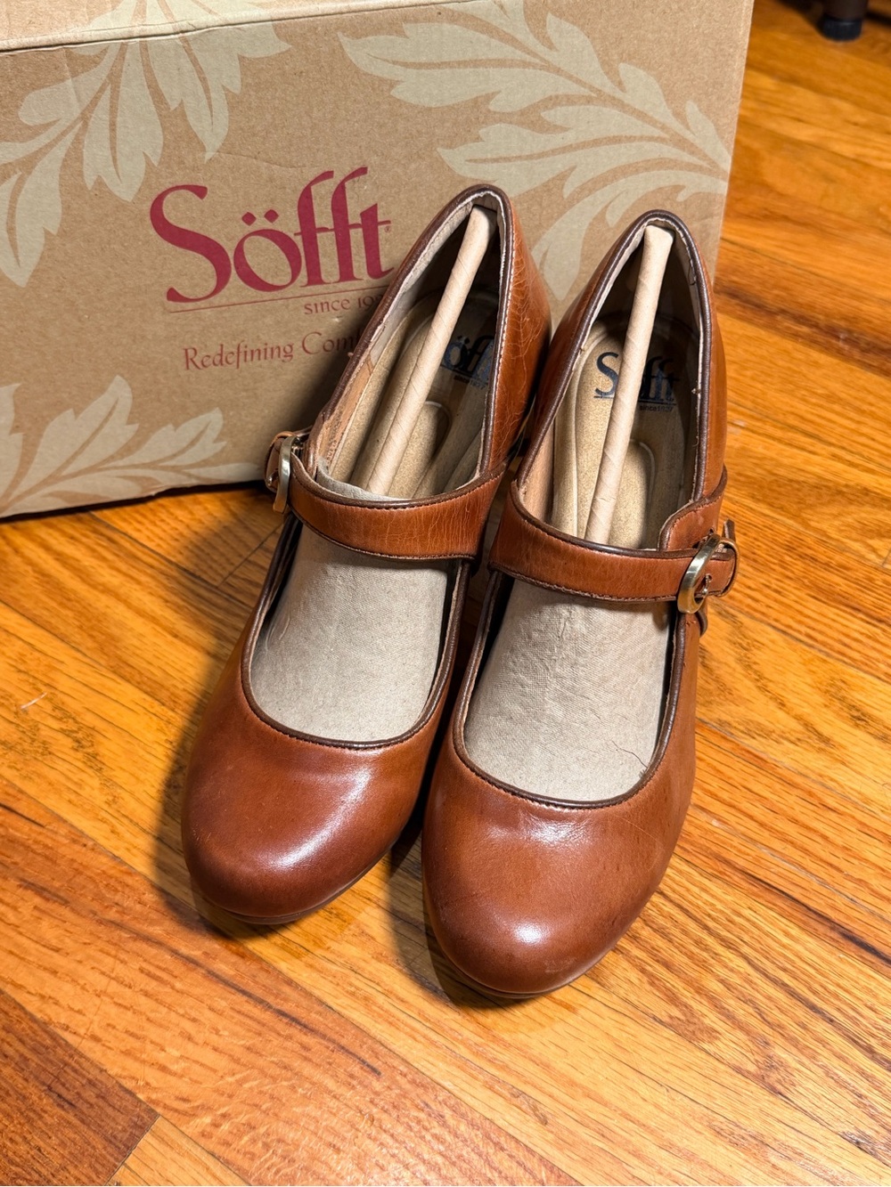 NWT Söfft Cognac Brown Leather Mary Jane Heels